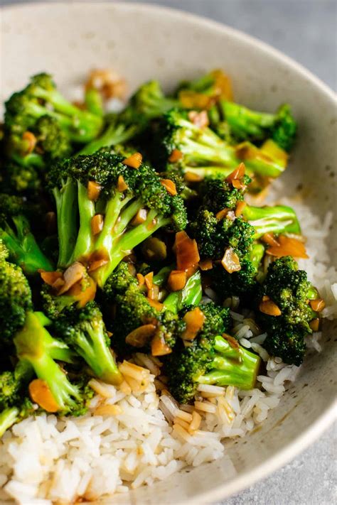 Broccoli with Garlic Sauce: A Simple Yet Delectable Dish