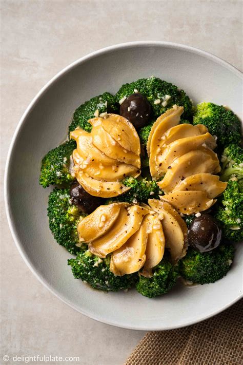 Broccoli with abalone and oyster sauce