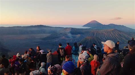 Bromo Sunrise Viewpoint Crowd