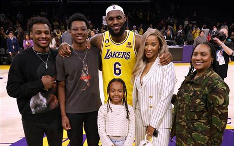 Bronny James With His Family