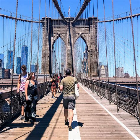 Brooklyn Bridge walking