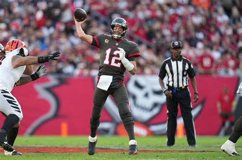 Experience the Thrill of the Buccaneer’s Battle: Watch Bucs Game Today Live!