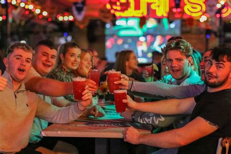 Budapest Bar Crawl Groups