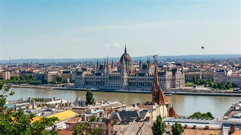 Budapest Historian Guide