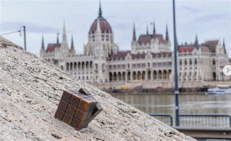 Budapest tiny statues