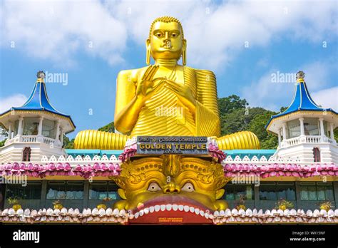 Buddha Statue Dambulla