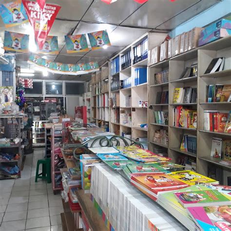 Buku di toko buku Indonesia