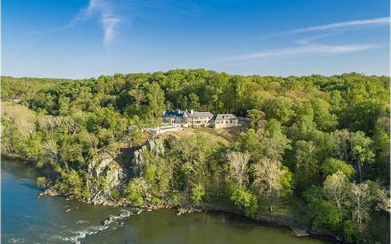 700 Bulls Neck Road: A Serene Haven in the Heart of Virginia