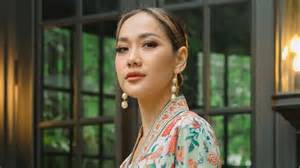 Gambar Bunga Citra Lestari