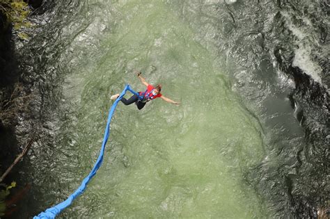 Bungee Jumping Freefall