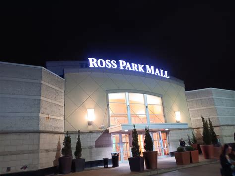 Ride in Style to Ross Park Mall: Hop on a Luxurious Bus for an Unforgettable Shopping Experience!