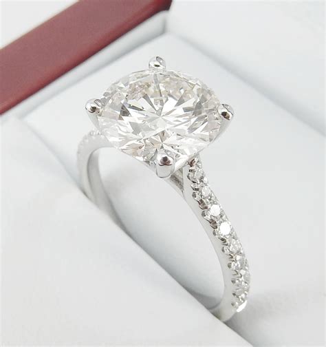 Buy solitaire diamond engagement rings within budgetary limits 