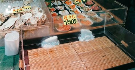 Membeli Makanan di Jepang