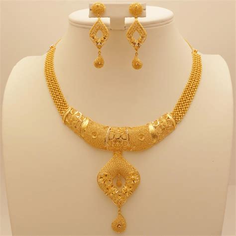 Buying online fashion jewelry