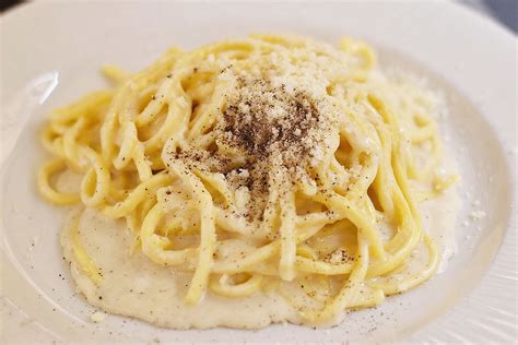 Cacio e pepe Rome