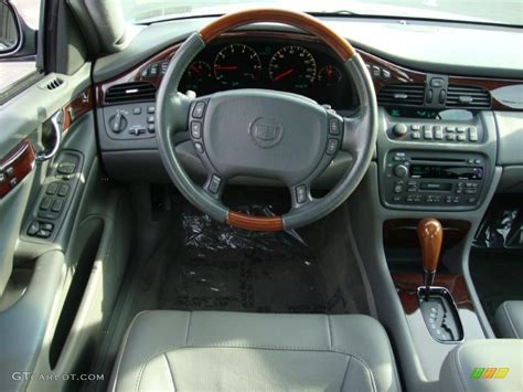 Cadillac DeVille 2004 Interior