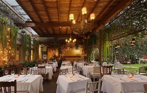 Cafe Del Museo Larco Setting