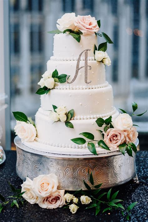 Dreamy Delights: Seeking the Perfect Cake for Your Wedding? Look no Further than Our Exquisite Selection of Local Confectioners!
