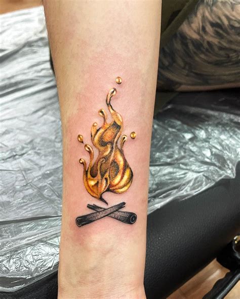 California Gold Tattoo 🍑 Los Angeles for