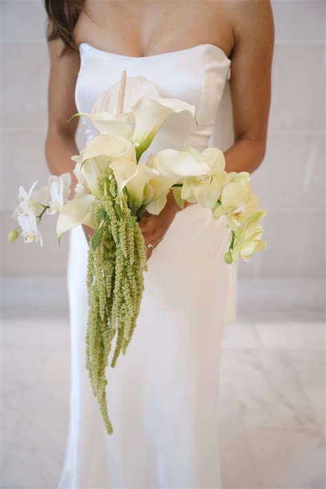 Calla Lilies: Modern Simplicity