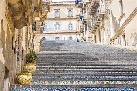 Caltagirone local guide