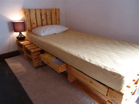 Cama De Solteiro Com Pallet