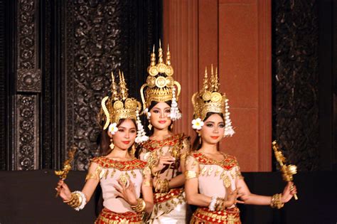 Cambodia dancers