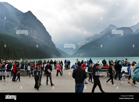 Canadian Rockies Crowds