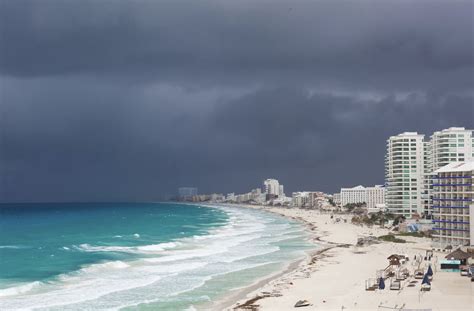 Cancun weather patterns