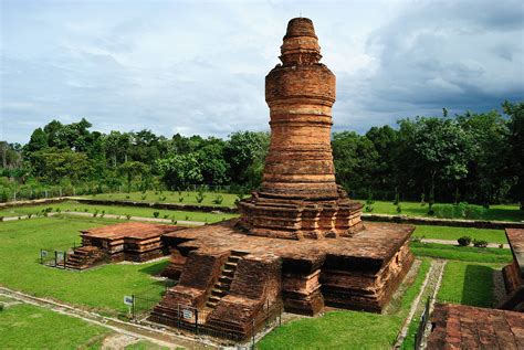 Candi Muara Takus Situs Peninggalan Kerajaan Sriwijaya