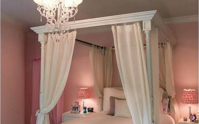 Canopy Bedroom