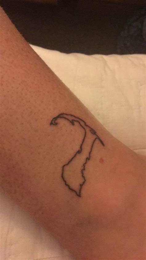 Cape Cod wave tattoo Waves tattoo, Tattoos, Tatoos