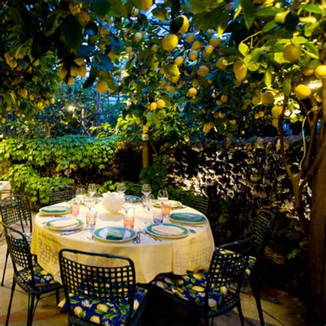 Capri Dining Sea