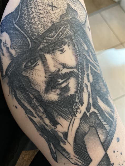 Nigel Kurts's Funhouse Tattoo Studio Tatuagem pirata