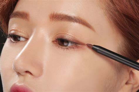 Cara Memakai Eyeliner Ala Korea: Tips Praktis Dan Trendi