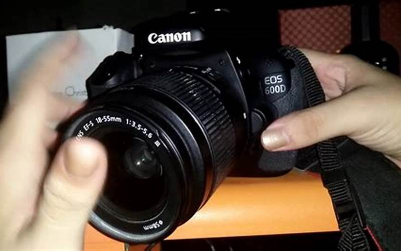 Cara Menghidupkan Kamera Canon