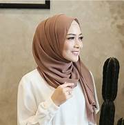 Cara Memakai Hijab Pasmina Ceruti Model Terbaru