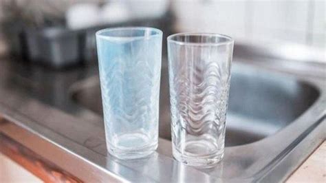 Cara Membersihkan Gelas Plastik 300 ml secara Efektif