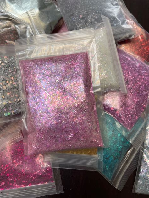 Cara Mudah Membuat Serbuk Glitter yang Berkilauan