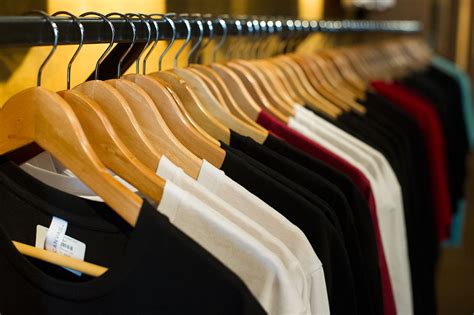 Cara Memulai Bisnis Baju Distro yang Sukses