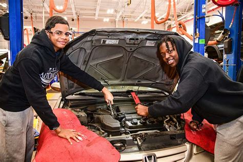 Career Opportunities for Automotive Trade School Graduates