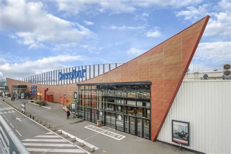 Carrefour Angers St Serge