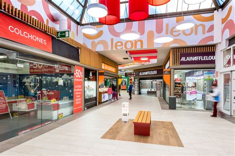 Carrefour Market Leon