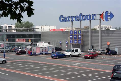 Carrefour Saint Lo