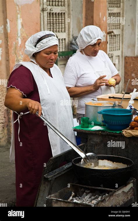 Cartagena Women Cooking