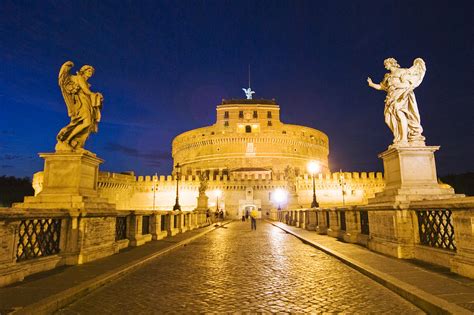 Castel Sant'Angelo at night
