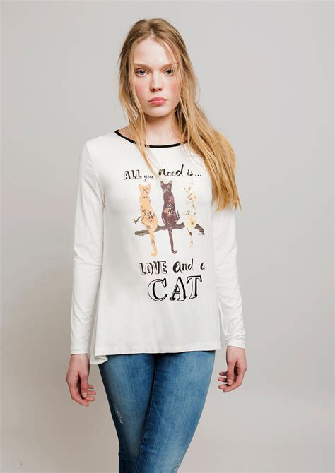 Cute and Trendy: Cat Print Shirts for Every Occasion.