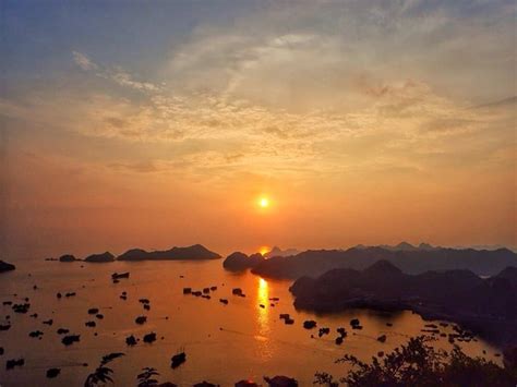 Cat Ba sunset view