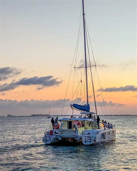 Catamaran Cruise Back