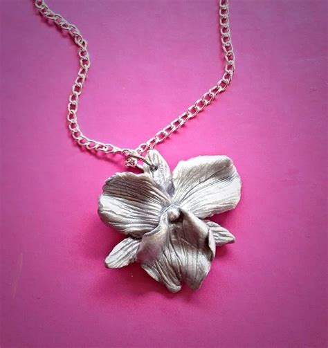 Cattleya Flower Necklace